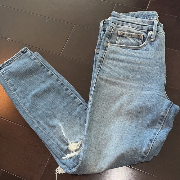 Good American
Good Legs High Rise Ripped Skinny Crop Jeans in Blue size 2/26 - Picture 5 of 5